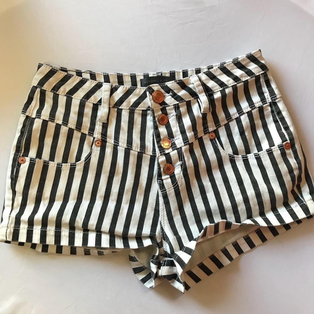 Kendall & Kylie High Rise striped shorts size 7